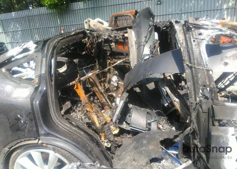 2016 Tesla Model X 60D/P100D/P90D z USA, uszkodzony, nr VIN 5YJXCAE47GF013458